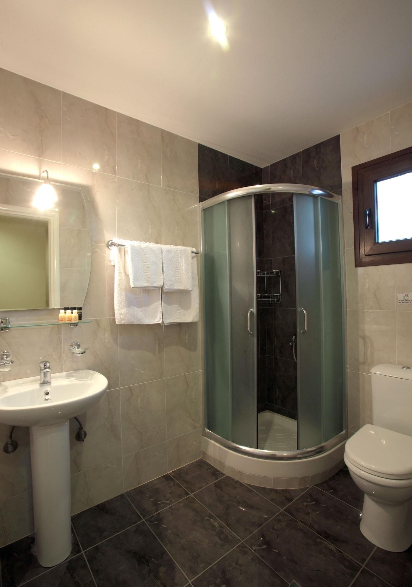 Kyniska Hotel Plitra Luaran gambar