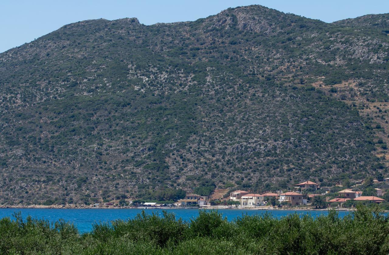 Kyniska Hotel Plitra Luaran gambar
