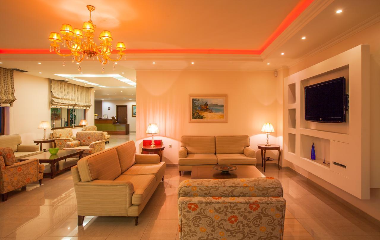 Kyniska Hotel Plitra Luaran gambar