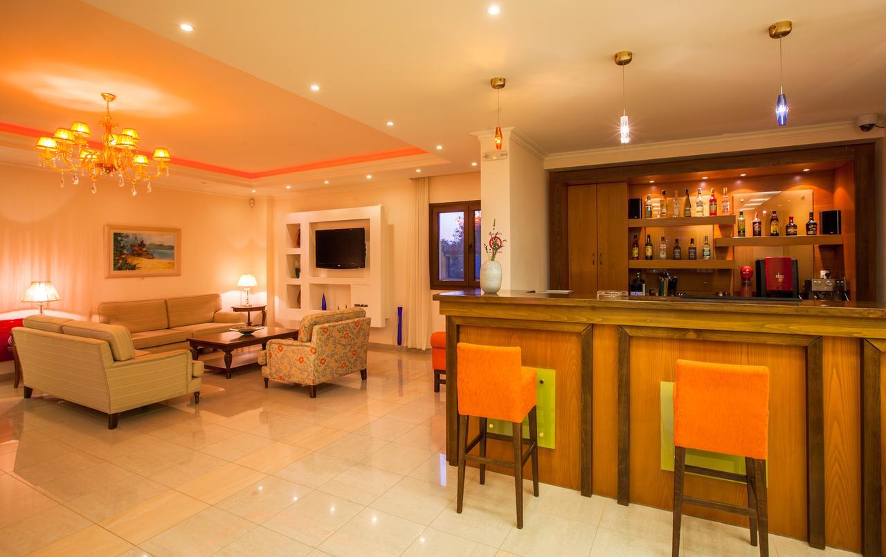 Kyniska Hotel Plitra Luaran gambar